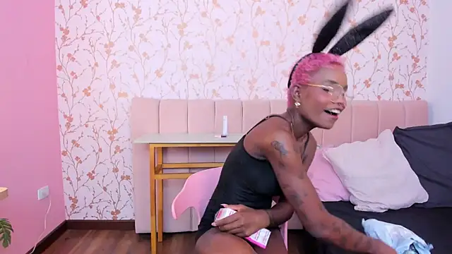 amber-hill online show from April 2026 06:58:01 PM