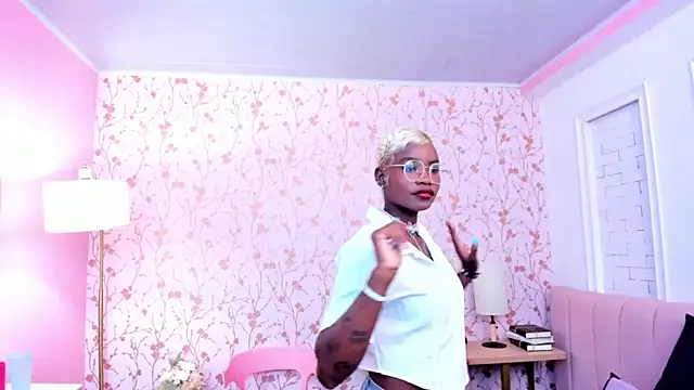 amber-hill online show from February 2026 07:12:01 PM