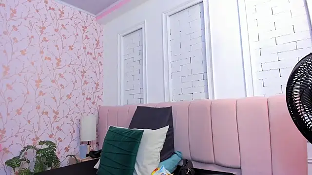 amber-hill online show from April 2026 04:22:02 PM