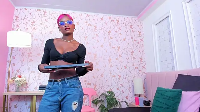 amber-hill online show from April 2026 07:06:02 PM