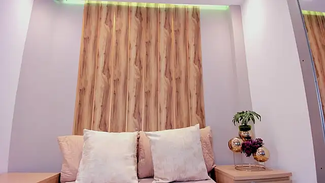 jhasly am online show from December 2025 12:09:02 PM