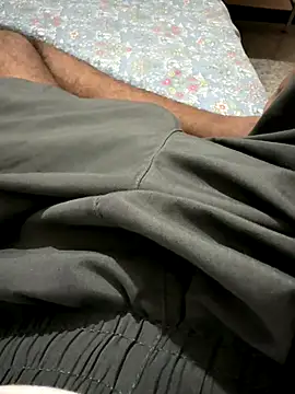 Yours daddy6728 online show from December 2025 01:32:02 PM