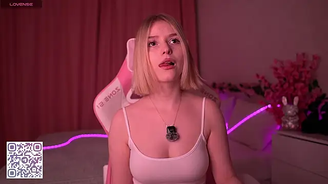 Snapshot of Dragonwind chatting on February 2026 11:37:02 PM Dragonwind online show from February 2026 11:37:02 PM