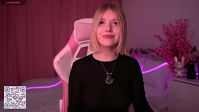 Snapshot of Dragonwind chatting on February 2026 08:42:01 PM Dragonwind online show from February 2026 08:42:01 PM