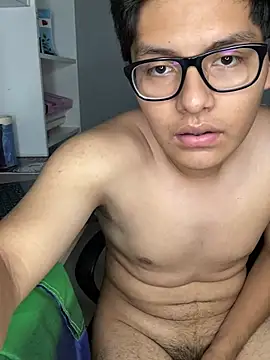 Snapshot of YouMikolins chatting on February 2025 04:53:01 PM YouMikolins online show from February 2025 04:53:01 PM