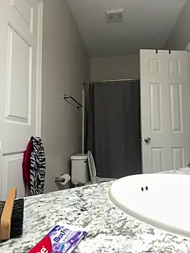 Snapshot of SexyHoneyRedd chatting on February 2025 12:15:02 PM SexyHoneyRedd online show from February 2025 12:15:02 PM