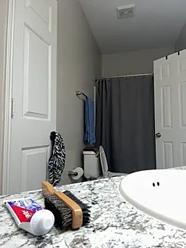 Snapshot of SexyHoneyRedd chatting on February 2025 11:25:01 AM SexyHoneyRedd online show from February 2025 11:25:01 AM