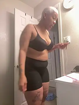 Snapshot of SexyHoneyRedd chatting on July 2026 06:15:01 PM SexyHoneyRedd online show from July 2026 06:15:01 PM