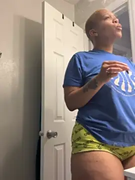 Snapshot of SexyHoneyRedd chatting on June 2026 09:42:02 AM SexyHoneyRedd online show from June 2026 09:42:02 AM