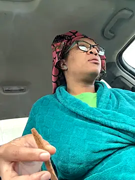 Snapshot of SexyHoneyRedd chatting on January 2026 01:05:01 PM SexyHoneyRedd online show from January 2026 01:05:01 PM