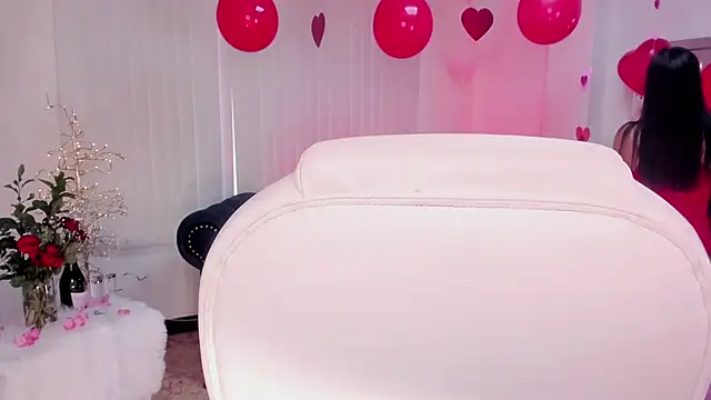 Snapshot of naomii_campbell_ chatting on February 2025 12:57:02 PM naomii campbell online show from February 2025 12:57:02 PM