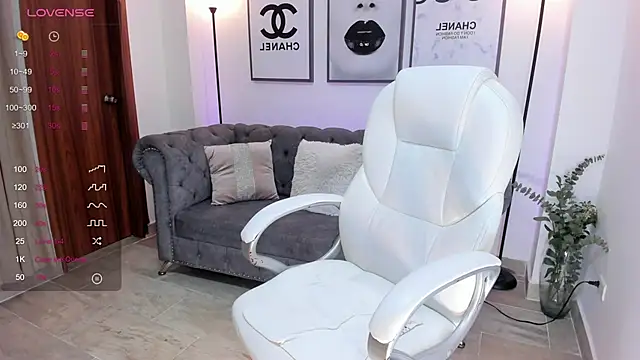 Snapshot of naomii_campbell_ chatting on March 2025 12:45:01 PM naomii campbell online show from March 2025 12:45:01 PM