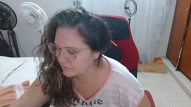 helenca43 online show from February 2026 09:18:02 AM