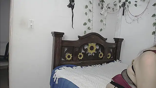 DominaLeona online show from May 2026 09:24:01 PM