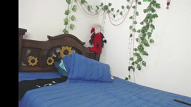 DominaLeona online show from December 2025 08:19:01 PM