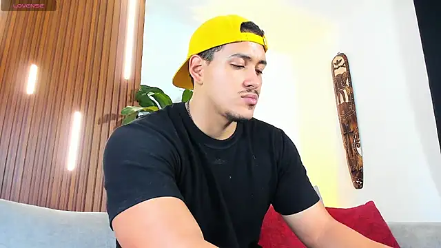 lucasanto  online show from March 2026 04:12:01 AM