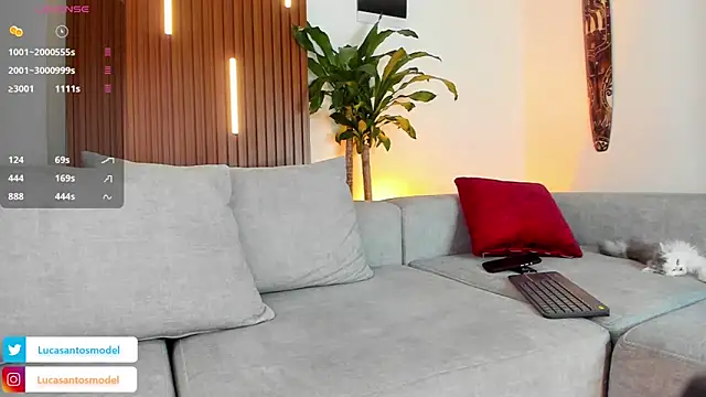 Snapshot of lucasanto_ chatting on October 2025 12:36:01 AM lucasanto online show from October 2025 12:36:01 AM