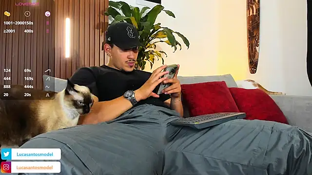 lucasanto  online show from April 2026 05:09:01 AM