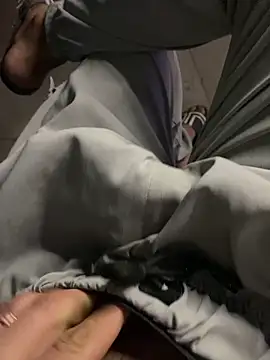 YawlingJingoist online show from February 2026 10:48:01 PM