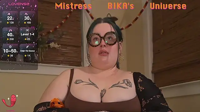 Snapshot of MissBika chatting on March 2025 08:32:02 AM MissBika online show from March 2025 08:32:02 AM