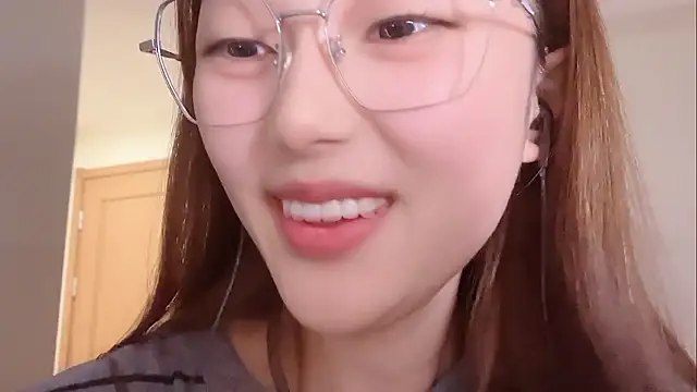 Snapshot of Sweet-Angel999 chatting on January 2026 12:47:02 AM Sweet-Angel999 online show from January 2026 12:47:02 AM