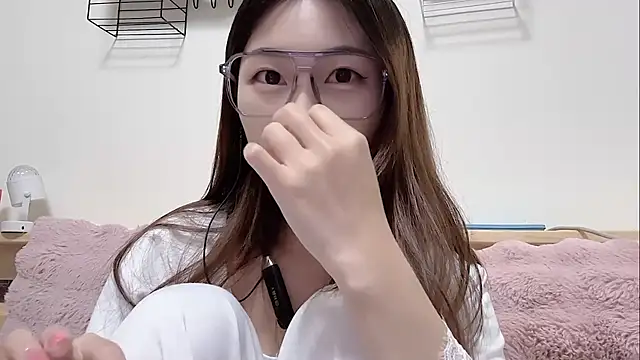 Snapshot of Sweet-Angel999 chatting on February 2026 03:56:01 PM Sweet-Angel999 online show from February 2026 03:56:01 PM