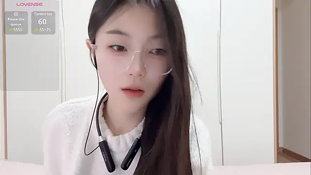 Snapshot of Sweet-Angel999 chatting on February 2025 01:22:01 PM Sweet-Angel999 online show from February 2025 01:22:01 PM
