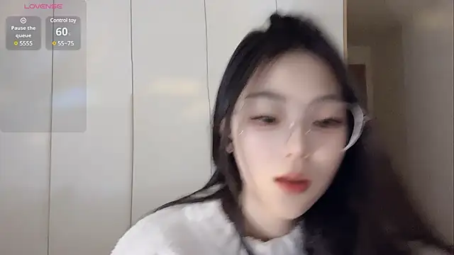 Snapshot of Sweet-Angel999 chatting on February 2025 06:33:02 PM Sweet-Angel999 online show from February 2025 06:33:02 PM