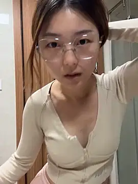 Snapshot of Sweet-Angel999 chatting on November 2025 06:23:01 PM Sweet-Angel999 online show from November 2025 06:23:01 PM