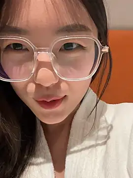 Snapshot of Sweet-Angel999 chatting on February 2025 06:54:02 PM Sweet-Angel999 online show from February 2025 06:54:02 PM