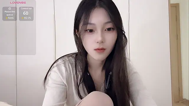 Snapshot of Sweet-Angel999 chatting on January 2025 06:34:02 PM Sweet-Angel999 online show from January 2025 06:34:02 PM