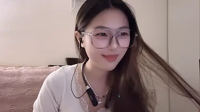 Snapshot of Sweet-Angel999 chatting on February 2026 05:10:01 PM Sweet-Angel999 online show from February 2026 05:10:01 PM