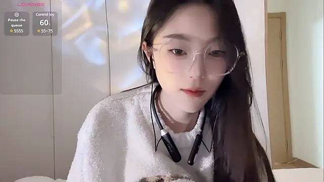 Snapshot of Sweet-Angel999 chatting on February 2025 05:25:02 PM Sweet-Angel999 online show from February 2025 05:25:02 PM