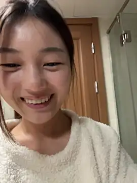 Snapshot of Sweet-Angel999 chatting on November 2025 09:40:01 PM Sweet-Angel999 online show from November 2025 09:40:01 PM