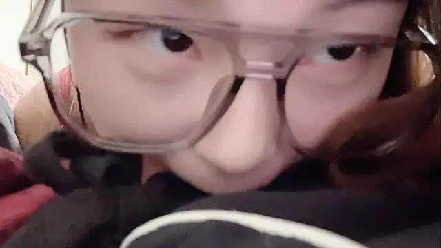 Snapshot of Sweet-Angel999 chatting on February 2026 03:34:02 PM Sweet-Angel999 online show from February 2026 03:34:02 PM