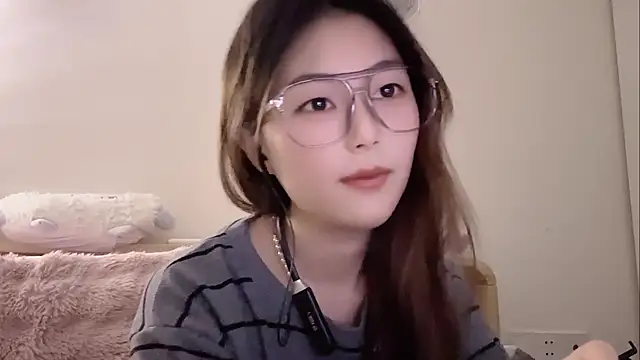 Snapshot of Sweet-Angel999 chatting on February 2026 03:42:01 PM Sweet-Angel999 online show from February 2026 03:42:01 PM