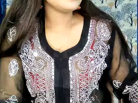 Aarvi Arora online show from November 2025 10:19:01 AM