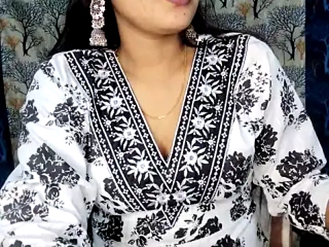 Aarvi Arora online show from December 2025 11:23:02 AM