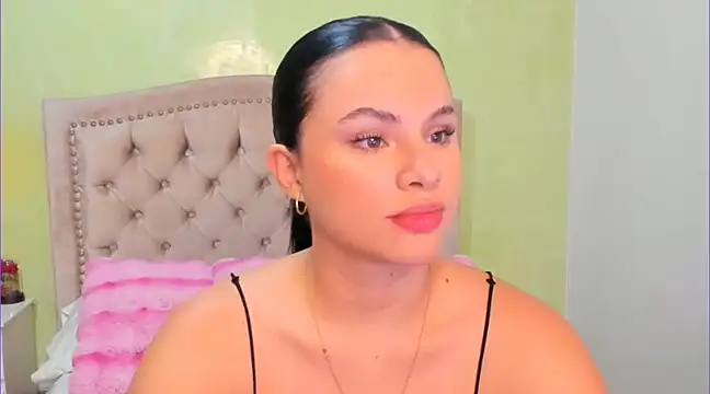 Snapshot of Luciluu20 chatting on January 2025 06:09:02 PM Luciluu20 online show from January 2025 06:09:02 PM