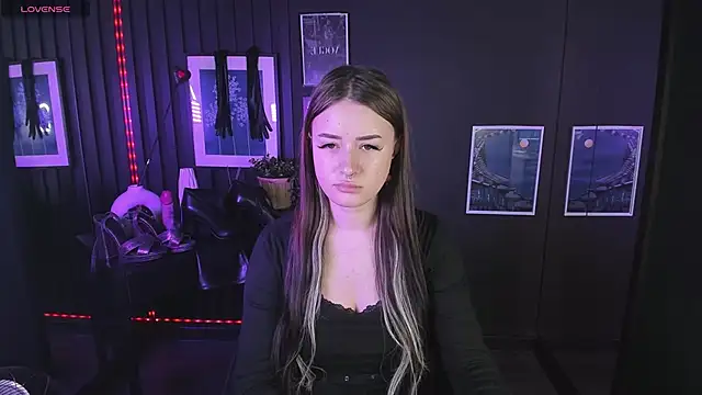 Lily Moonlight online show from January 2025 08:01:01 AM