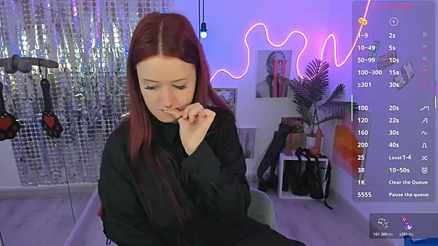 Lily Moonlight online show from April 2026 08:32:01 AM