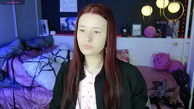 Snapshot of Lily_Moonlight chatting on February 2026 01:46:02 PM Lily Moonlight online show from February 2026 01:46:02 PM