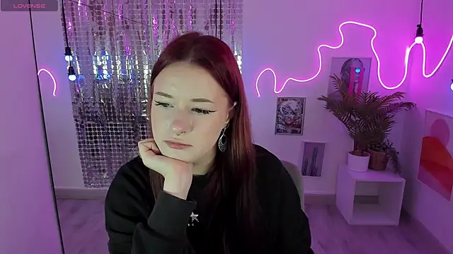 Lily Moonlight online show from September 2025 06:51:01 AM