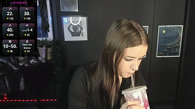 Lily Moonlight online show from January 2025 03:51:02 PM