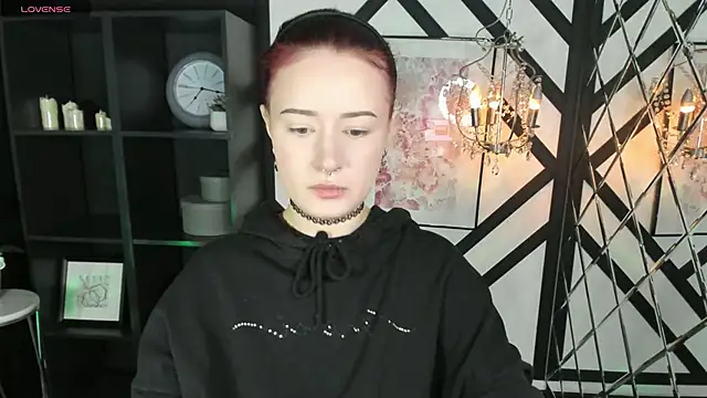 Snapshot of Lily_Moonlight chatting on February 2026 02:06:02 PM Lily Moonlight online show from February 2026 02:06:02 PM