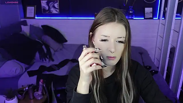 Lily Moonlight online show from March 2025 07:33:02 AM