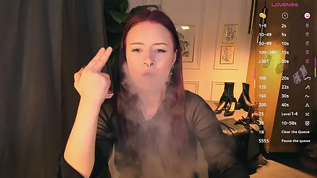 Lily Moonlight online show from April 2026 02:23:01 PM