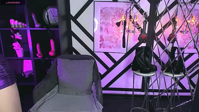 Snapshot of Lily_Moonlight chatting on May 2026 02:10:01 PM Lily Moonlight online show from May 2026 02:10:01 PM