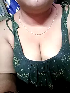 Snapshot of Beautyy38 chatting on March 2025 07:23:02 PM Beautyy38 online show from March 2025 07:23:02 PM
