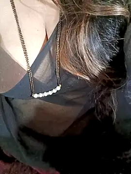 Snapshot of Beautyy38 chatting on November 2025 03:21:02 AM Beautyy38 online show from November 2025 03:21:02 AM